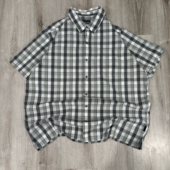 Patagonia Men’s Short Sleeve Button up - Picture 1 of 6